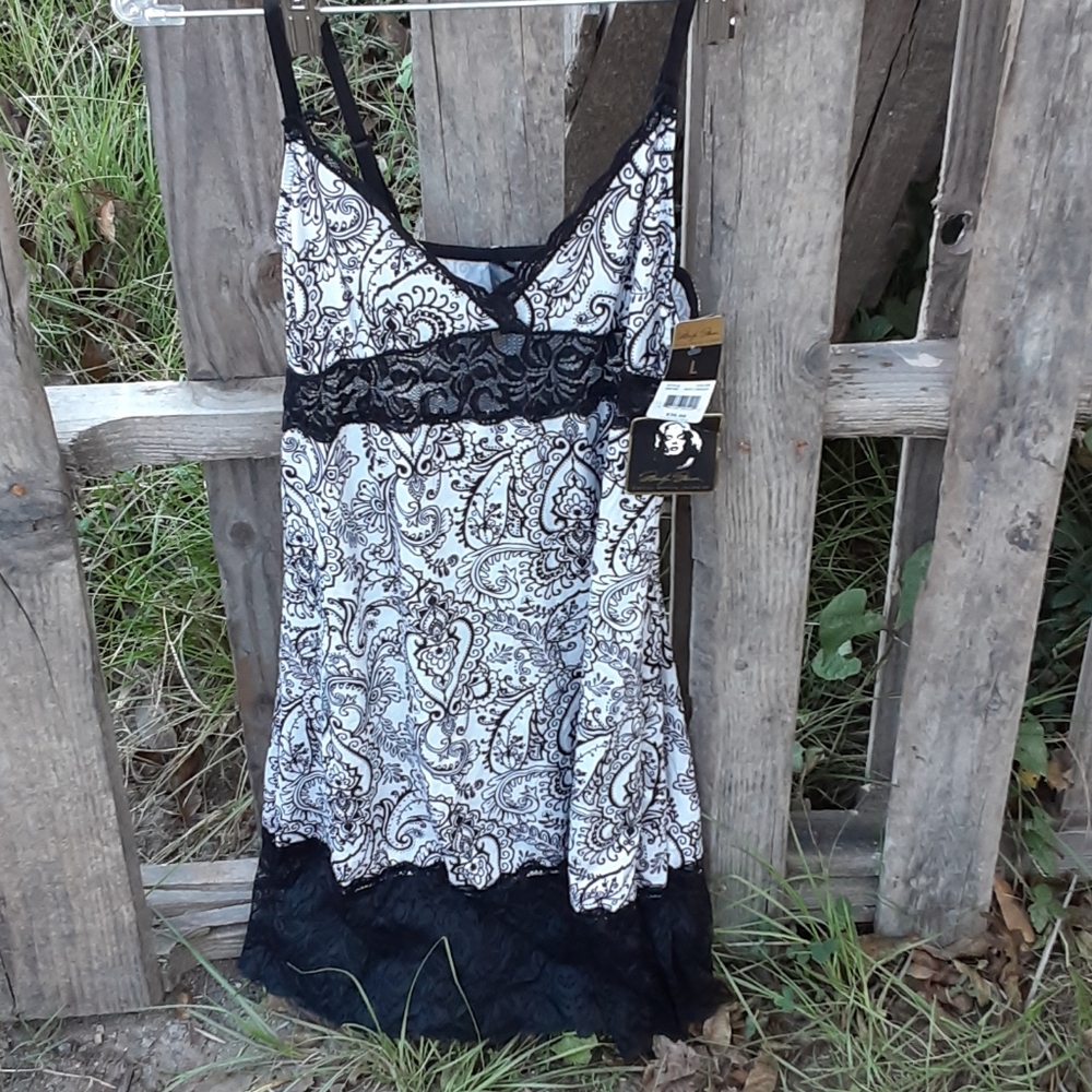 NWT Marilyn Monroe Nightie Gown